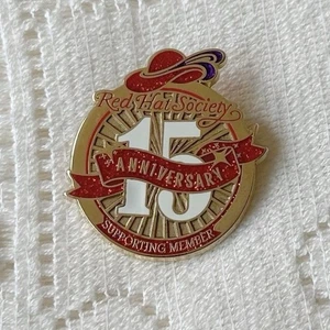 Red Hat Society 15th Anniversary 2013 Collectors Pin Souvenir - Picture 1 of 3