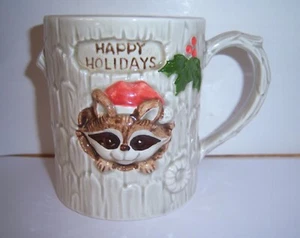 VTG HAPPY HOLIDAYS RACCOON ENESCO JAPAN 1979 MUG *10 OUNCES!!!* - Picture 1 of 6