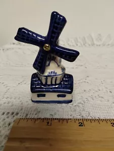 Small Blue & White Delftware Windmill Figurine with Moveable Windmill blades. - Picture 1 of 5