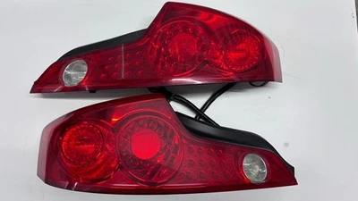 Luces traseras Infiniti G35 2003-2005 cupé OEM Foto 1 de 4