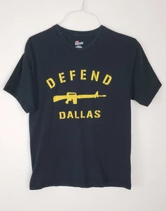 Camisa De Colección Defend Dallas de Laura Miller Talla Mediana AR-15 M-16 - Imagen 1 de 5