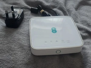 EE HH70VB 4GEE 4G Router - Used - Picture 1 of 7