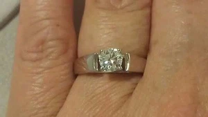 GIA-zertifizierter Platin 0,84 kt Rundschliff Diamant Solitär Verlobungsring VS2/G - Bild 1 von 12