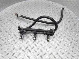 2002 99-04 Triumph Sprint RS Fuel Gas Petrol Injector Injection Nozzle Rail Pipe - Picture 1 of 9