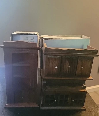 Muebles de esquina miniatura Concord para casa de muñecas en caja Foto 1 de 4
