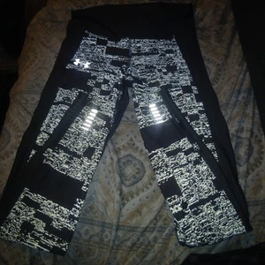 Under Armour Leggings a Compressione Nero Grigio Heat Gear Donna Piccola Zip alla Caviglia - Foto 1 di 8