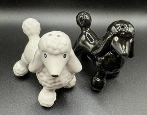 Pier 1 Imports Poodle Dogs Salt and Pepper Shakers Black and White - Imagen 1 de 3