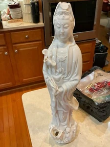 Dripping Guanyin Buddha Statue, Fine Porcelain Ceramic Quan Yin - Picture 1 of 4