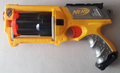 Blaster de dardos blandos Nerf Maverick Rev-6 - Imagen 1 de 4