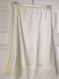 Neu ohne Etikett Wacoal Halbslip seidig creme elfenbeinfarben Spitzendetail Größe M-23 - Bild 1 von 5