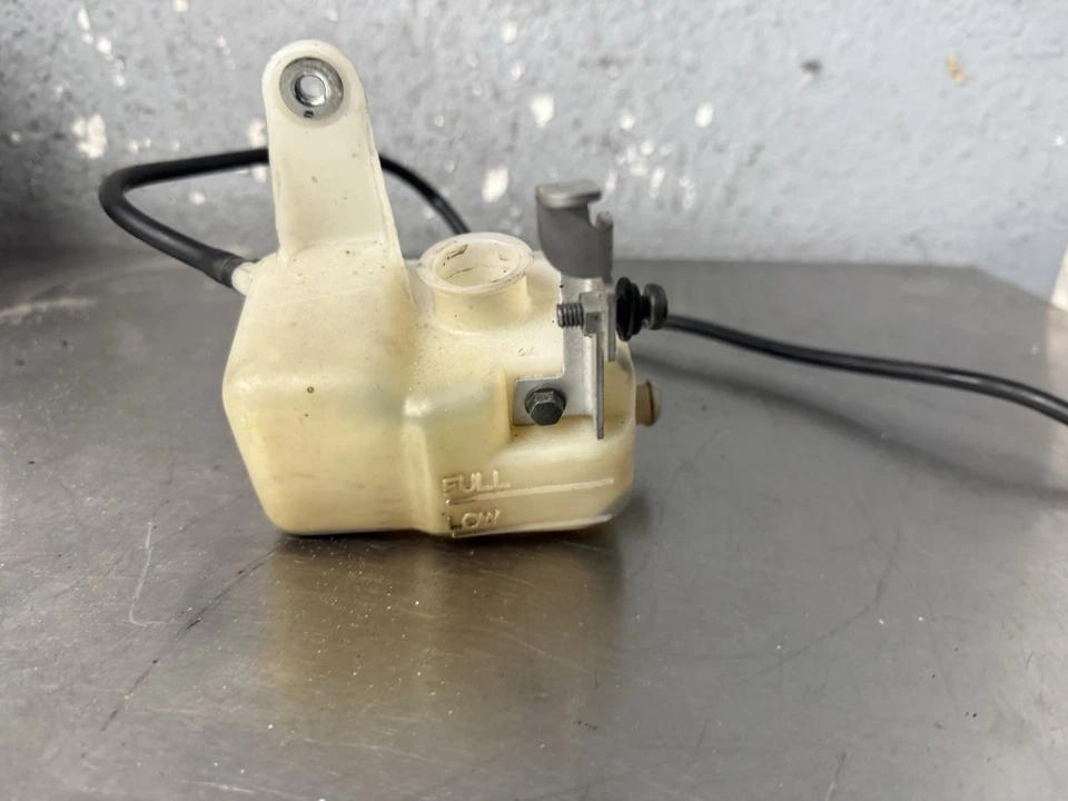 04-06 BOTELLA DEPÓSITO AGUA REFRIGERANTE YAMAHA YZF R1 5VY-21871-00-00 Foto 1 de 4