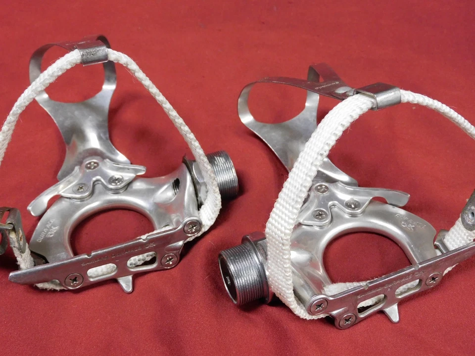 Pedales Shimano Dura-Ace AX PD-7300 1981 con pinzas para dedos grandes y correas de nailon Foto 1 de 4