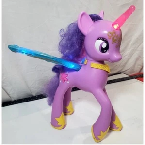 Hasbro sprechendes 14 Zoll großes My Little Pony singende Prinzessin Twilight Sparkle LiteUp - Bild 1 von 6