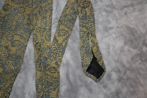 REGAL Vintage Men's Shetland Wool from Scotland Yellow w/ Blue Paisley Tie - Picture 1 of 9