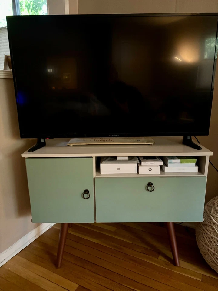 Mid century modern TV stand — 第 1/1 张图片