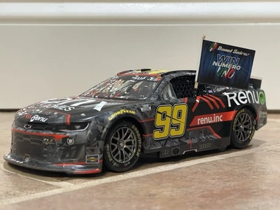 Daniel Suárez Sonoma Numero Uno 2022 primera victoria bandera exhibición 1:24 sin coche incluido Foto 1 de 4