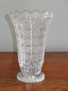Schöne böhmische tschechische Kristallvase Königinnen Spitze mit Fuß - Bild 1 von 5