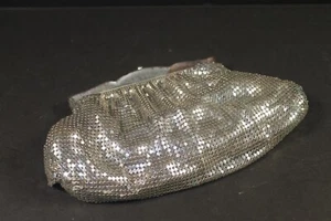 Vintage Ladies Whiting & Davis Metal Dot Mesh And Silver Satin lined Evening Bag - Picture 1 of 7