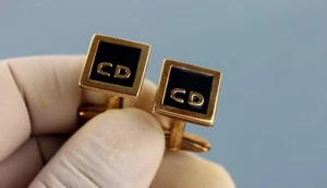 Auténticos logotipos de CD Christian Dior tono dorado negro gemelos accesorios usados - Imagen 1 de 12