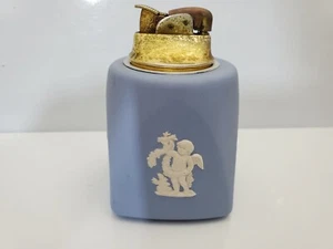 VINTAGE WORKING 1957 WEDGEWOOD BLUE JASPERWARE RONSON / EVANS LIGHTER 3785/13 - Picture 1 of 7