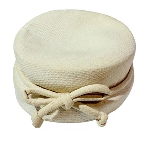 Sombrero pastillero vintage con textura crema con acento de moño de tela - Imagen 1 de 4