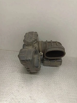 Manguera de admisión de aire gasolina Mitsubishi Sigma 1997 MD162608 TDR25500 Foto 1 de 4