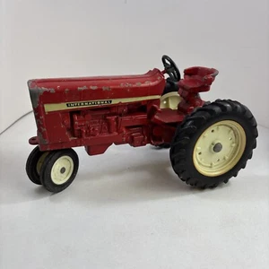 ERTL International Harvester Red Die-cast Toy Farm Tractor Dyersville USA - Picture 1 of 7