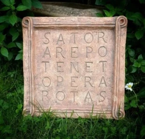 MAGISCHES QUADRAT TEMPLERORDEN TERRAKOTTA SATOR ZUM AUFHÄNGEN MAUERWERK 27X27 - Bild 1 von 6