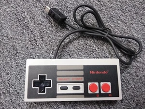 Mini Mando Oficial Nintendo Clásico NES Auténtico Probado Edición Clásica - Imagen 1 de 3
