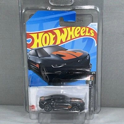2024 Hot Wheels ‘18 Camaro SS Super Treasure Hunt w/Protector - Image 1 of 4