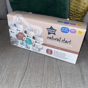 Tommee Tippee Natural Start Newborn Starter Set, 150 ml and 260 ml Anti-Colic - Picture 1 of 3