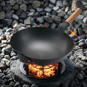 Iron skillet, 13.38'' round-bottomed wok with wooden handle (lid not included) - Picture 1 of 8