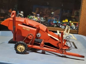 Vintage 1960's Carter Tru-Scale Harvest Combine 1:16 Scale Farm Tractor Toy 406 - Picture 1 of 15
