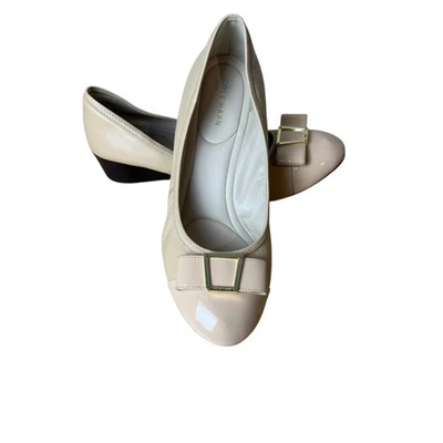 COLE HAAN Emory Grand OS Wedge Pump Shoes Nude Blush Leather Bow Est 9.5M W09951 - Image 1 of 4