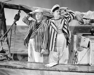 Saps at Sea (1940) Laurel & Hardy, Stan Laurel, Oliver Hardy 10x8 Photo - Imagen 1 de 1