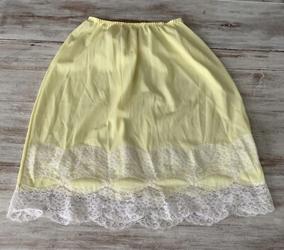 Greenco Maid Vintage Talla 6 Mediano Amarillo Soleado Medio Deslizamiento Blanco Detalle Encaje Foto 1 de 4