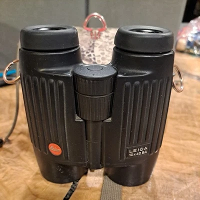BINÓCULOS LEICA 10x42 TRINOVID BA COM Estojo Badlands - Imagem 1 de 4