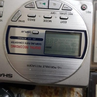 Sharp MD Portable Recorder MD-MT20H(S) + Kasetten + Kabel   - Bild 1 von 4