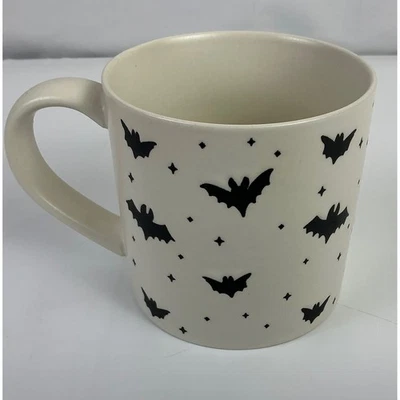 Hyde and Eek! Taza de gres boutique crema murciélago Halloween porcelana taza de café Foto 1 de 4