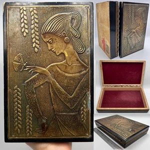 Joyero de madera soviético vintage 1976 incrustación de latón mujer mariposa almacenamiento regalo - Imagen 1 de 11