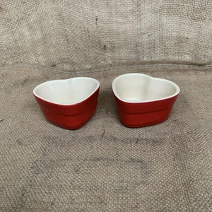Le Creuset Stoneware Heart Ramekins X2 Cerise Red Made In France - Picture 1 of 9