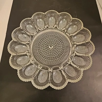 Plato de huevo de colección Indiana con patrón de clavo de vidrio, 11" Foto 1 de 4