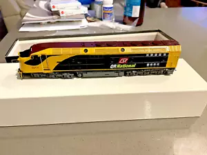 AUSTRAINS HO SCALE YELLOW / MAROON QRN CL CLASS DIESEL LOCO #CL11 - Picture 1 of 11