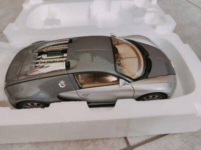 AUTOART BUGATTI VEYRON LIMITED N.2554 DOUBLE GREY SCALA 1:18 REF.70902 - Immagine 1 di 4