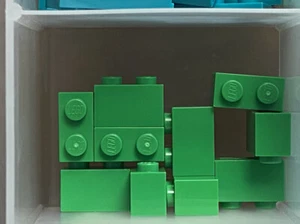 Piezas LEGO - Ladrillo Verde Brillante 1 x 2 - No 3004 - Cantidad 10 - Imagen 1 de 1