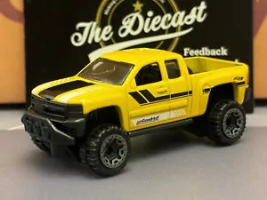 HOT WHEELS CHEVY SILVERADO OFF ROAD 1:64 NEW LOOSE DIECAST COMBINE POST - Picture 1 of 7