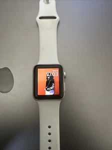 Apple Series 3 38mm Silver Aluminum Case Smart Watch - (MQKU2LL/A) W/PICTURES - Zdjęcie 1 z 9