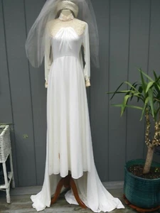 Vintage Bianchi Boutiques Long Sleeve Greek Goddess Wedding Dress & Veil size 2 - Picture 1 of 12