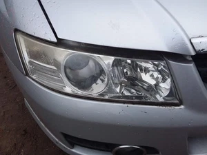 HOLDEN COMMODORE RIGHT HEADLAMP VZ, ADVENTRA/BERLINA, 2004-2007 - Picture 1 of 12