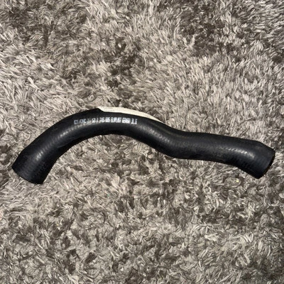 Оригинальный верхний шланг охлаждающей жидкости радиатора Eleplast для BMW 540i 740i 740iL 1996-1999 - Изображение 1 из 2